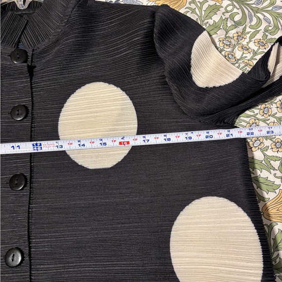 Neslay Black and Cream Polka Dot Accordion Material Jacket from Paris - Picture 7 of 11